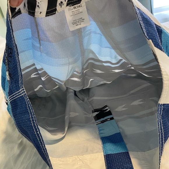 Billabong Men’s Swim Trunks - Picture 5 of 7